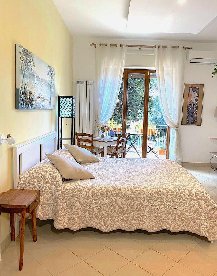 Angelina Suite B&B - Sorrento Centro Bagian luar foto